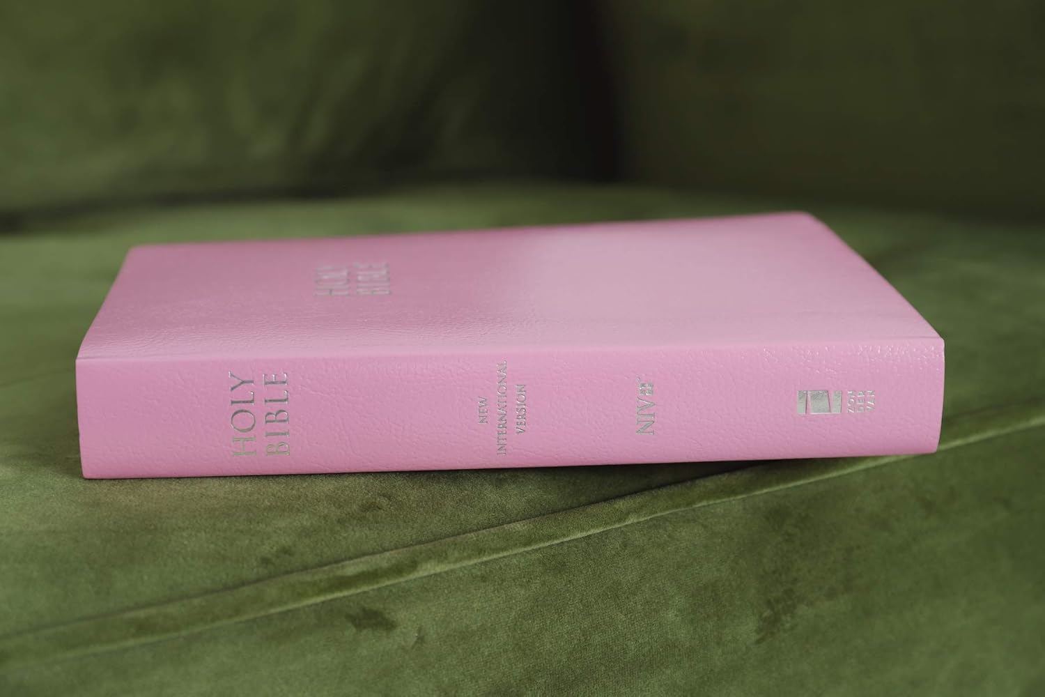 NIV, Gift and Award Bible, Leather-Look, Pink, Red Letter, Comfort Print ? ? ? ? ? - Image 3