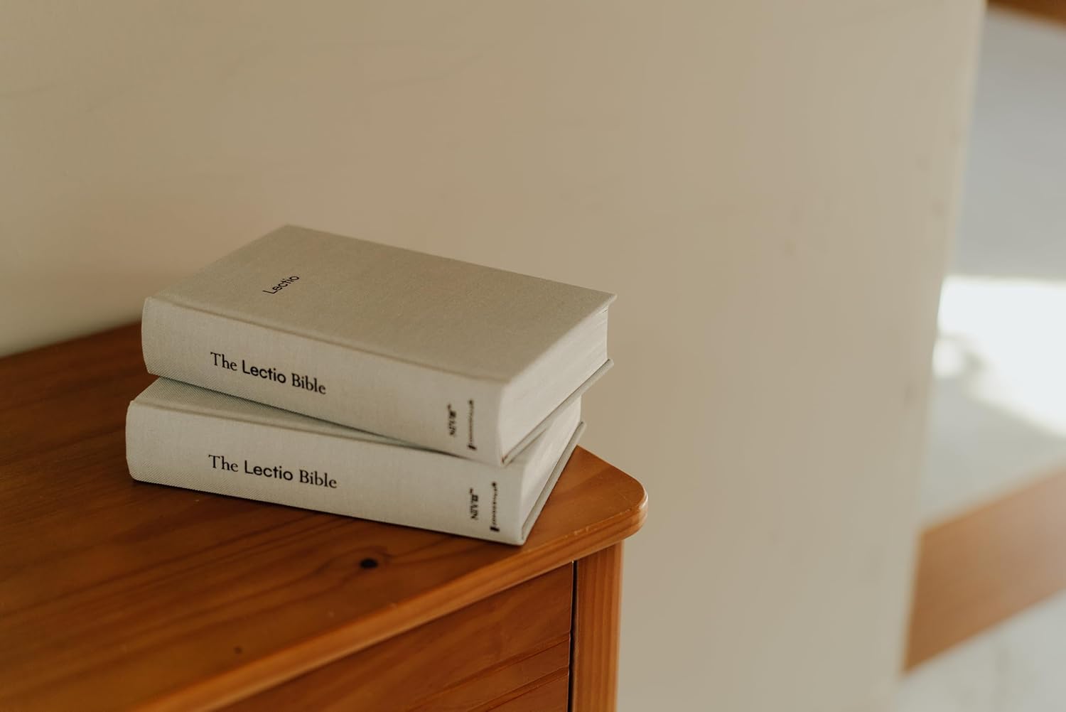 NIV Lectio Bible: A simple, ancient way to read the library of Scripture, Cloth over Board: The Practicing the Way edition with an introduction by John Mark Comer ? ? ? ? ? - Image 6