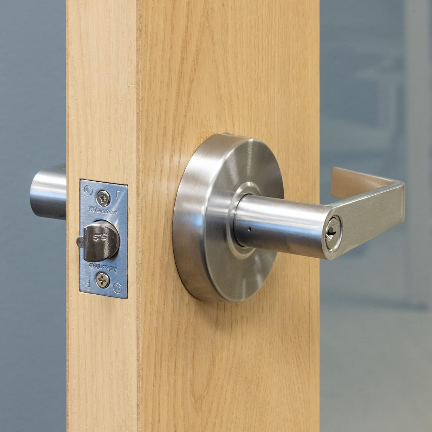 Master Lock Keyed Entry Door Lock, Brushed Chrome Finish Commercial Door Handle, Interior or Exterior Lever Style Locking Door Handle, SLCHKE26D - Image 2